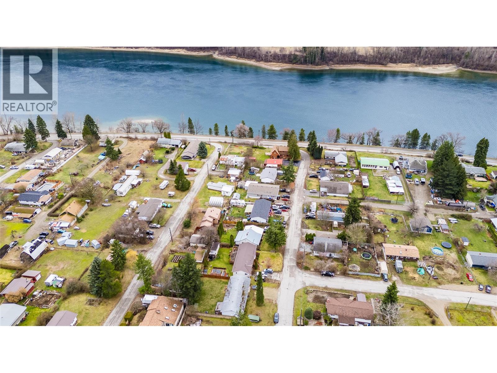 1057 Quance Street, Castlegar, British Columbia  V0G 1X0 - Photo 44 - 10379699
