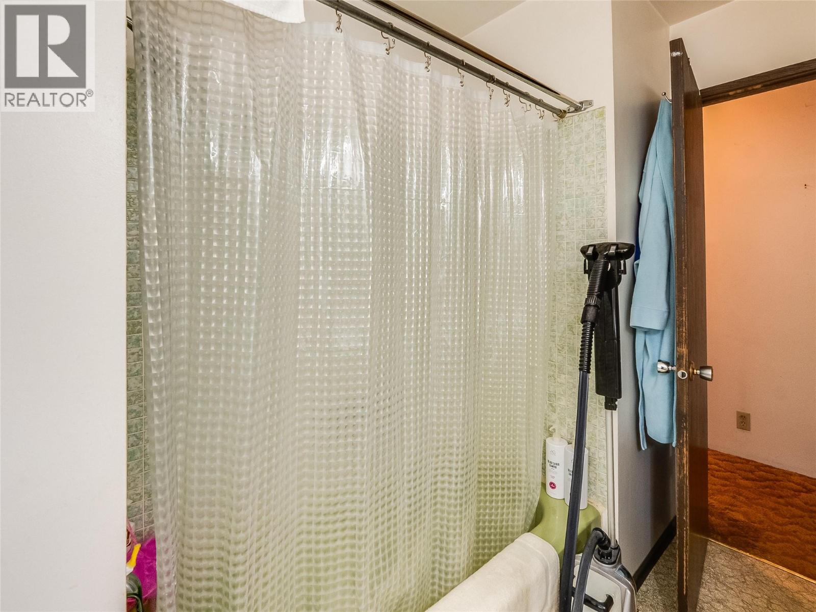 626 9th Avenue, Castlegar, British Columbia  V1N 1M4 - Photo 17 - 10379698