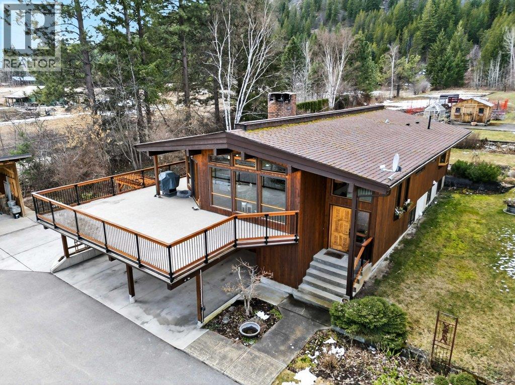 571 60 Street Sw, Salmon Arm, British Columbia  V1E 3B3 - Photo 2 - 10379360