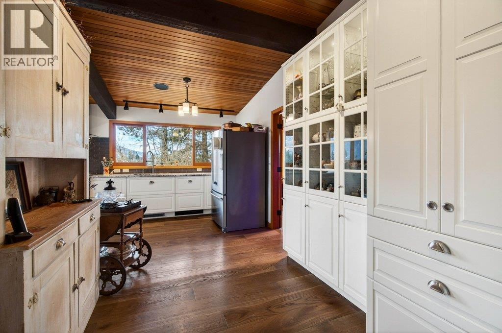 571 60 Street Sw, Salmon Arm, British Columbia  V1E 3B3 - Photo 35 - 10379360