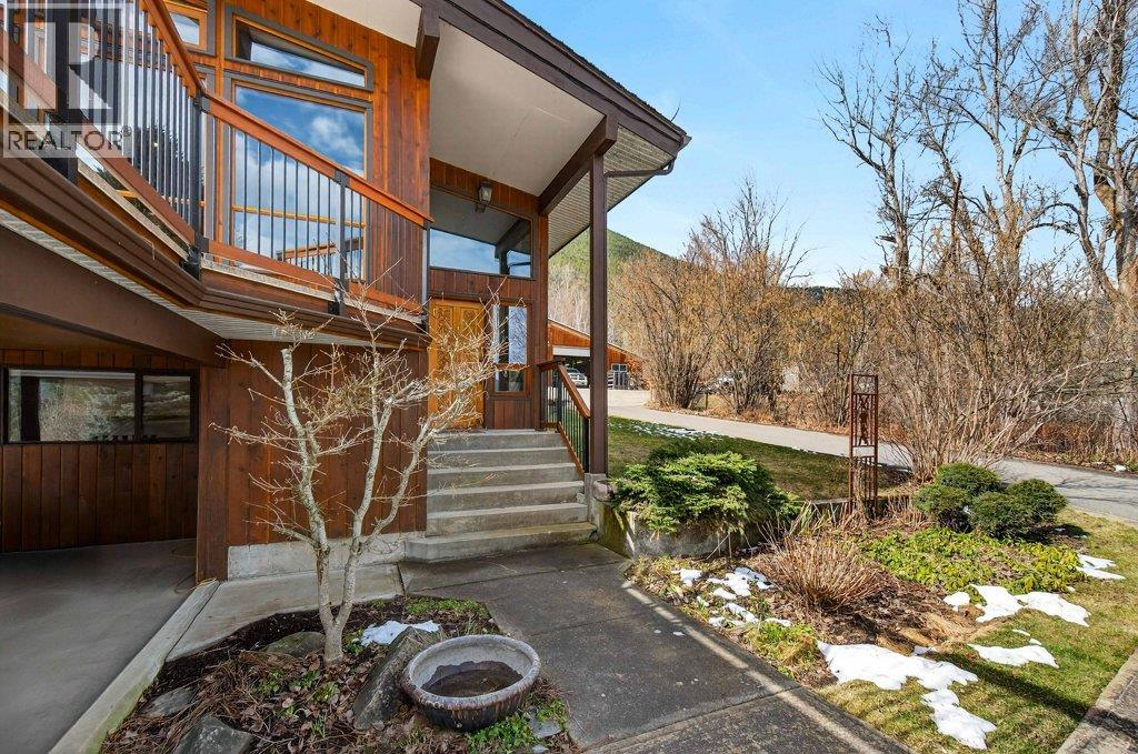 571 60 Street Sw, Salmon Arm, British Columbia  V1E 3B3 - Photo 4 - 10379360