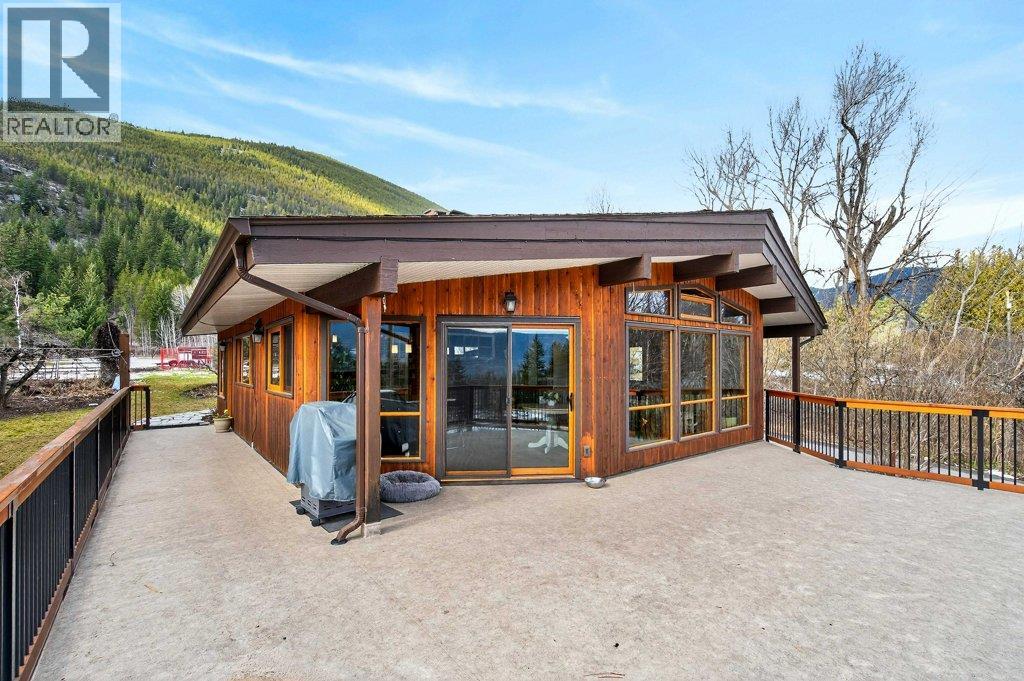 571 60 Street Sw, Salmon Arm, British Columbia  V1E 3B3 - Photo 63 - 10379360