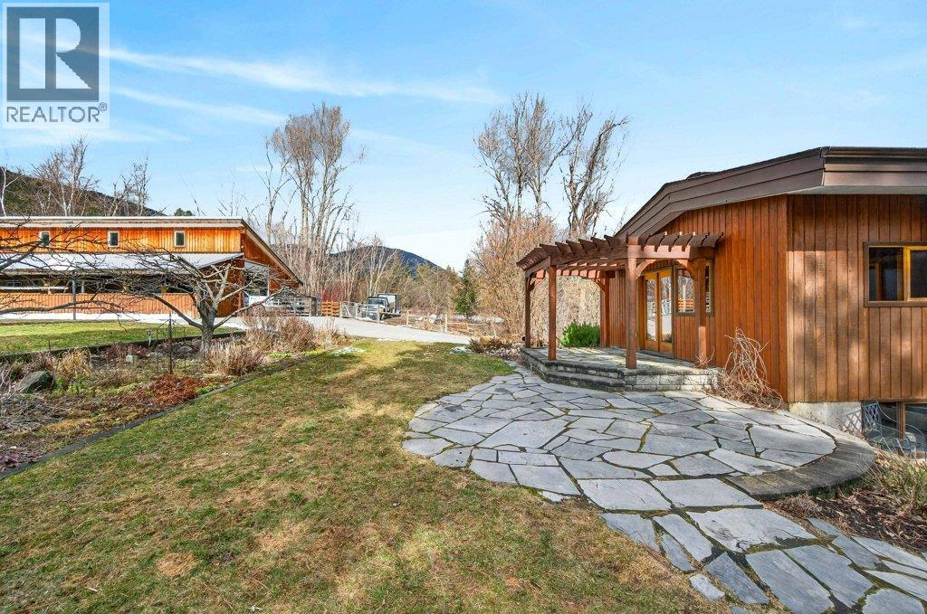 571 60 Street Sw, Salmon Arm, British Columbia  V1E 3B3 - Photo 68 - 10379360