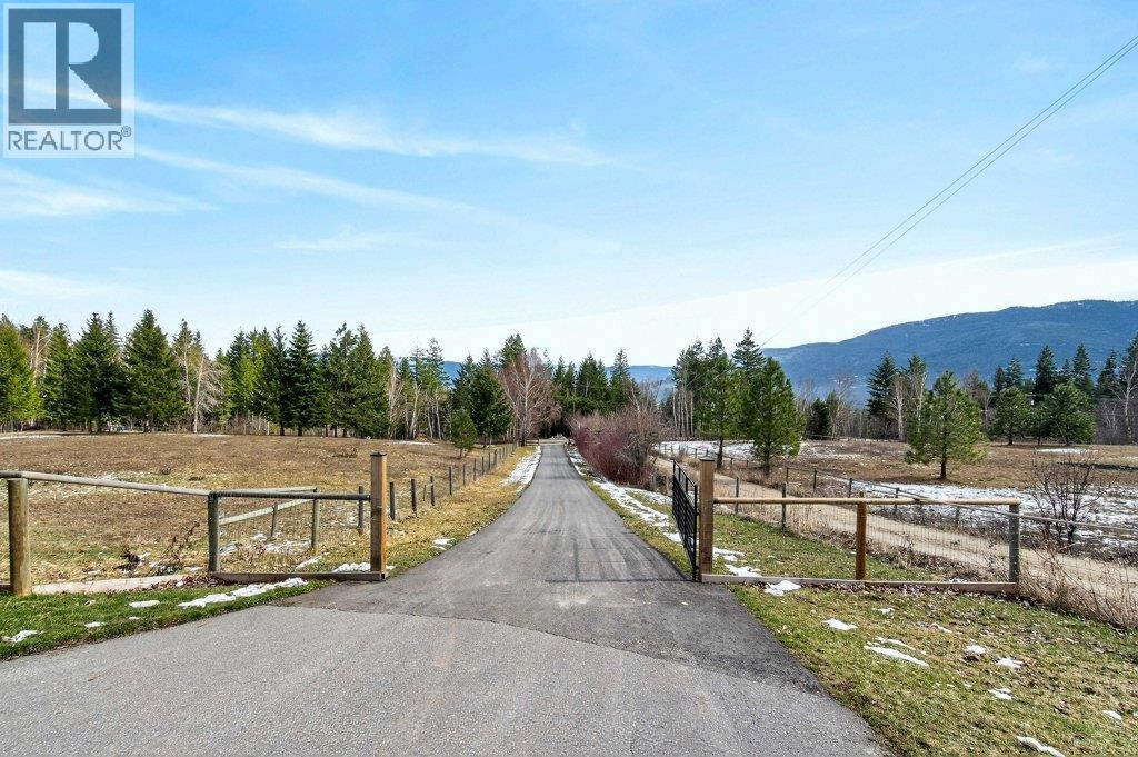 571 60 Street Sw, Salmon Arm, British Columbia  V1E 3B3 - Photo 98 - 10379360