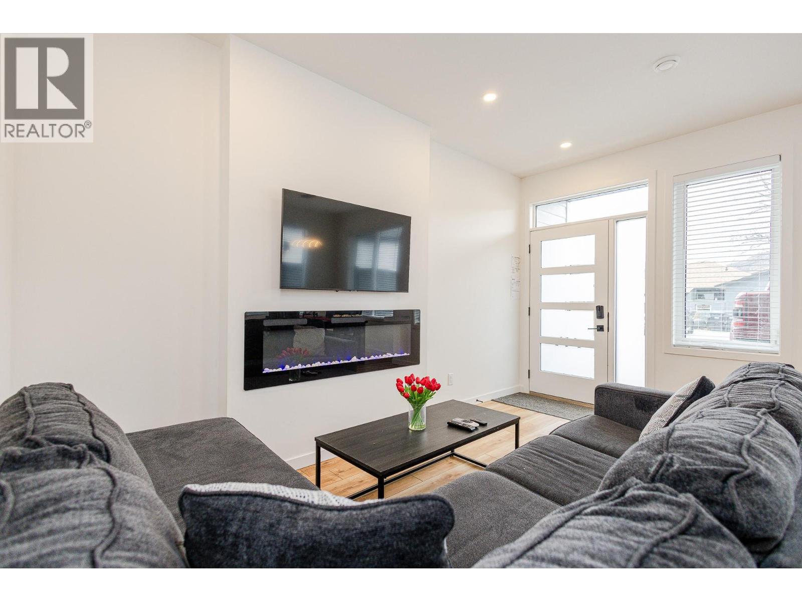 169 Maple Street Unit# 103, Penticton, British Columbia  V2A 5V4 - Photo 2 - 10380018