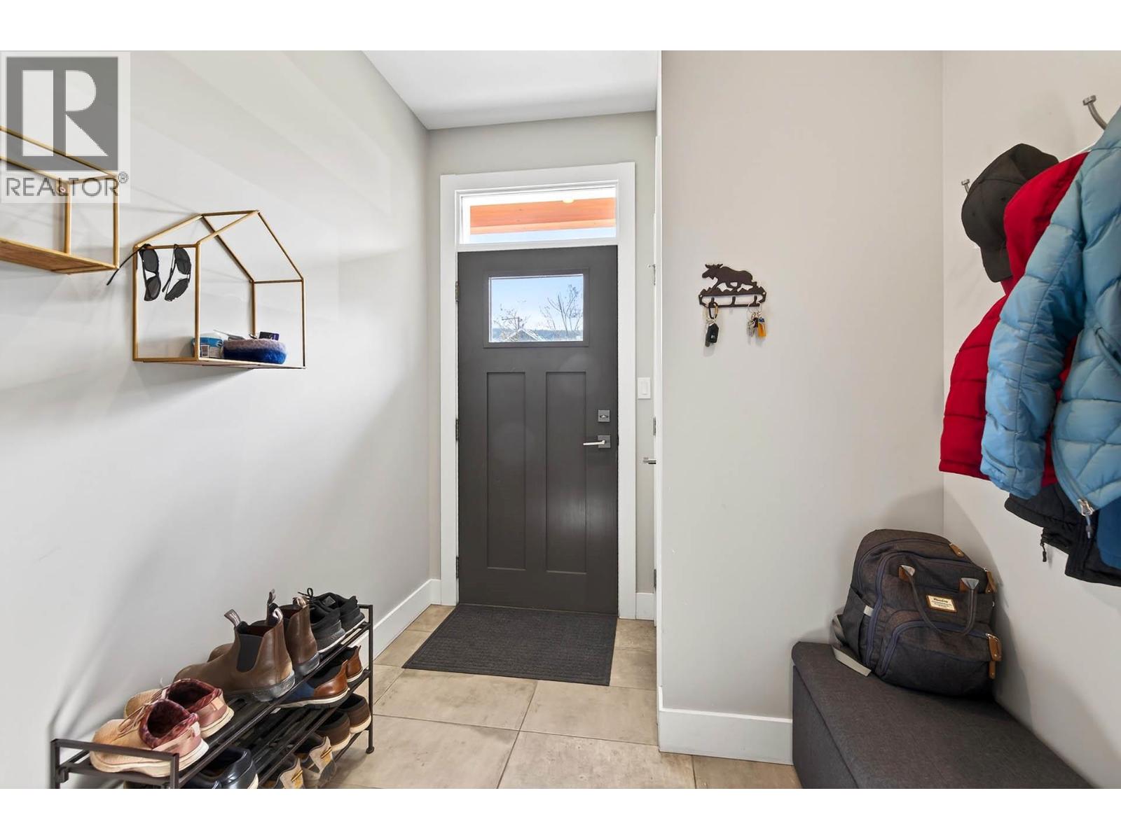 370 9th Avenue Unit# 102, Kamloops, British Columbia  V2C 0H9 - Photo 2 - 10380110