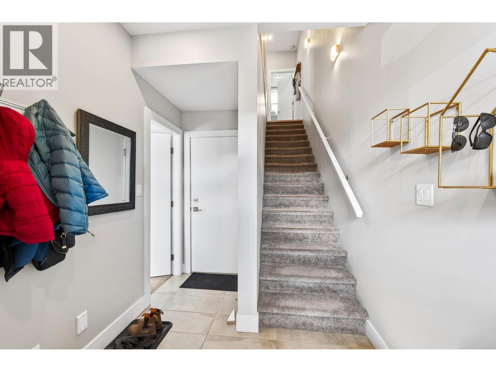 370 9th Avenue Unit# 102, Kamloops, British Columbia  V2C 0H9 - Photo 3 - 10380110