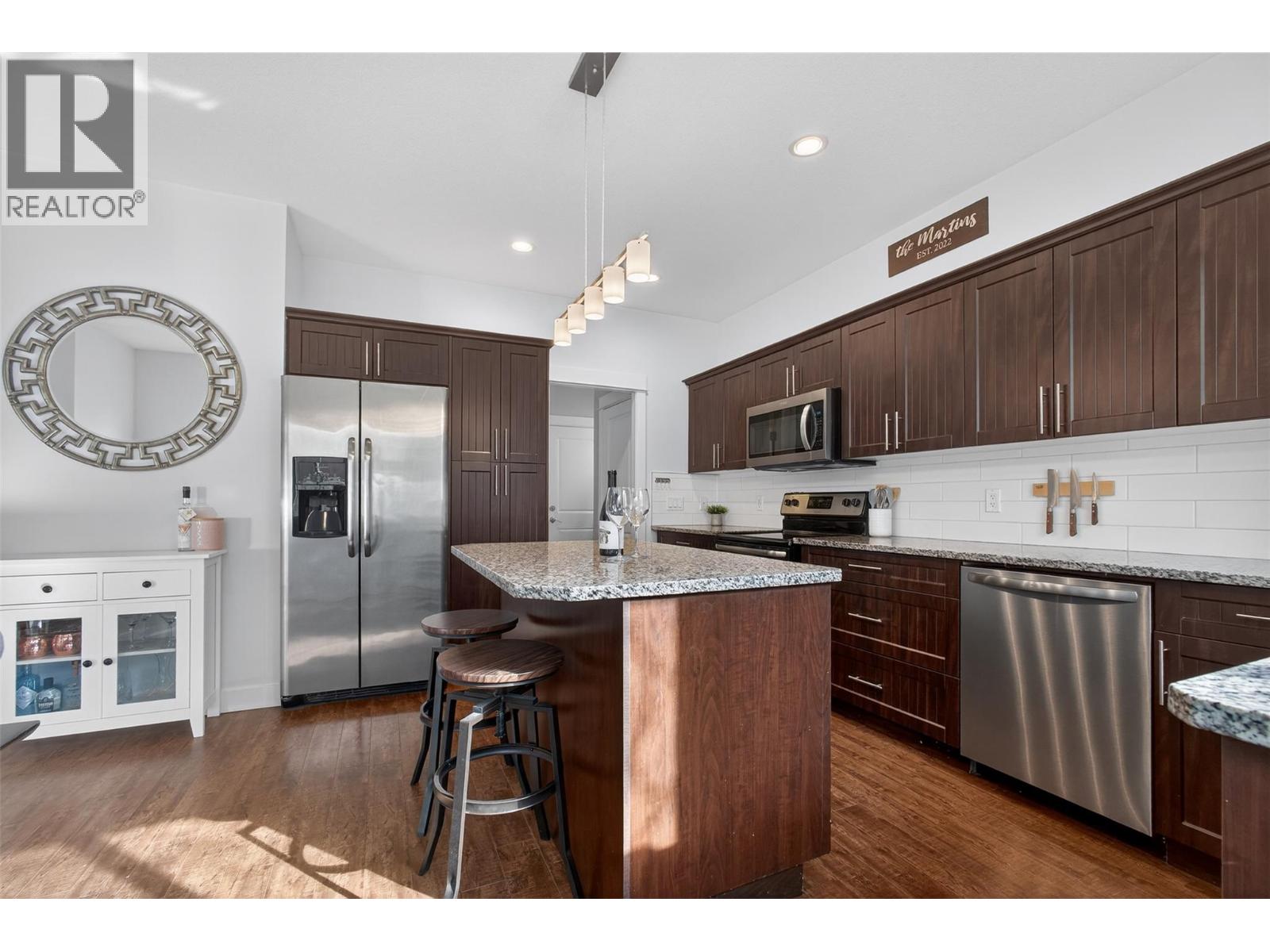 2014 Elkridge Drive, West Kelowna, British Columbia  V4T 3J8 - Photo 4 - 10379816