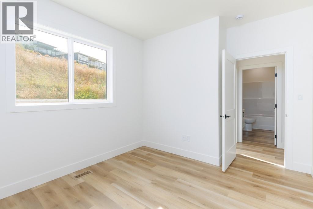 1160 16 Avenue Se, Salmon Arm, British Columbia  V1E 2R5 - Photo 31 - 10380066