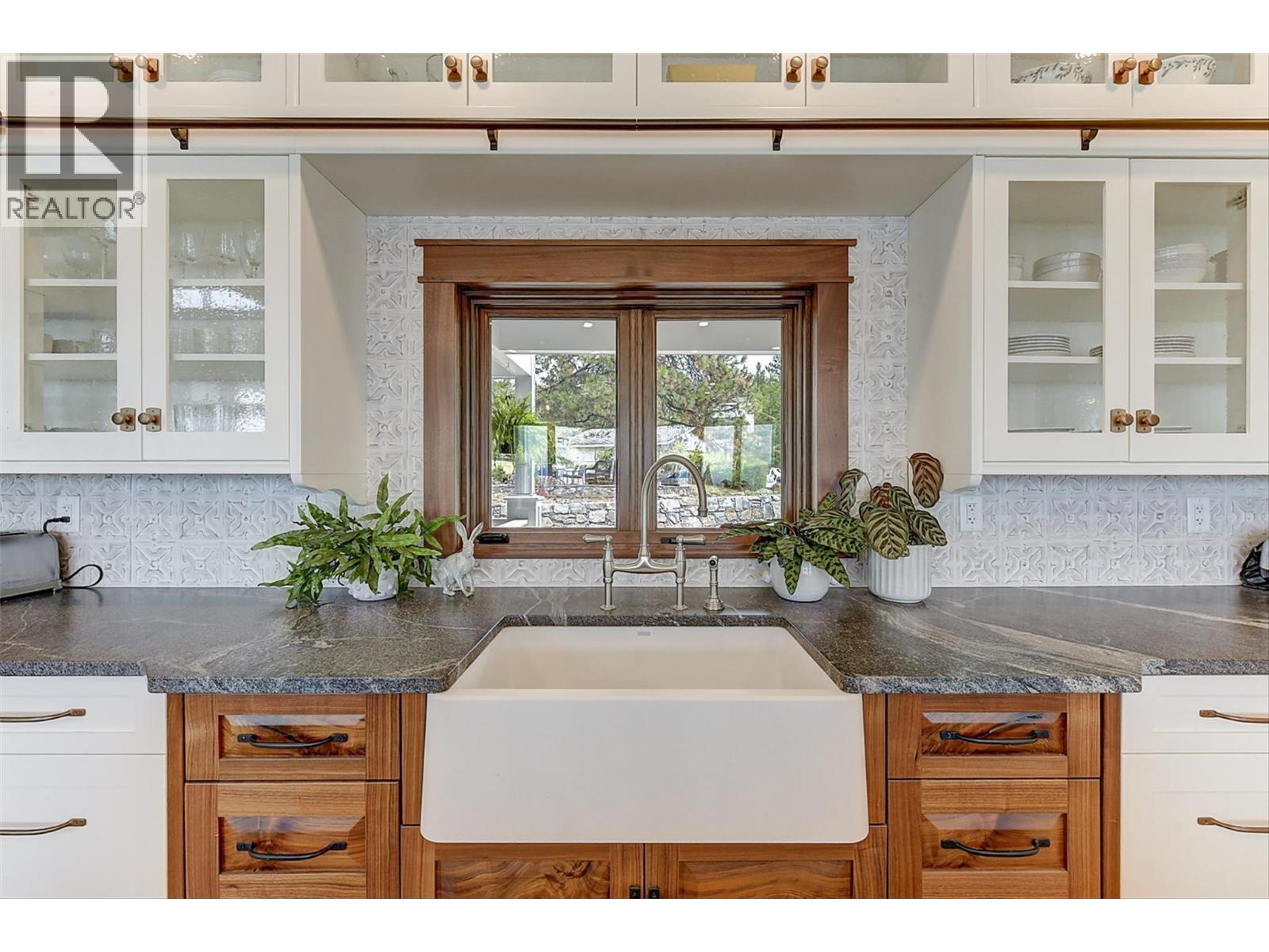5474 Deadpine Drive, Kelowna, British Columbia  V1P 1A3 - Photo 14 - 10380132