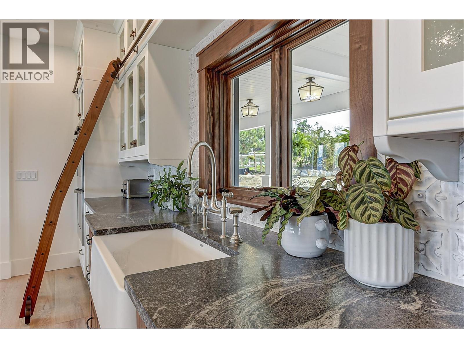 5474 Deadpine Drive, Kelowna, British Columbia  V1P 1A3 - Photo 15 - 10380132