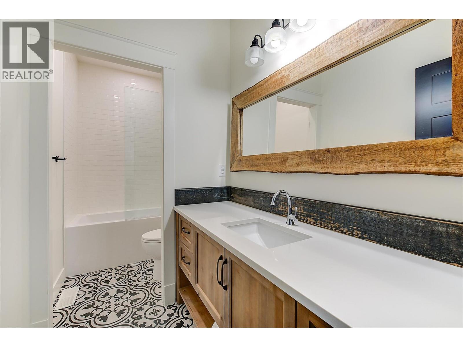 5474 Deadpine Drive, Kelowna, British Columbia  V1P 1A3 - Photo 63 - 10380132