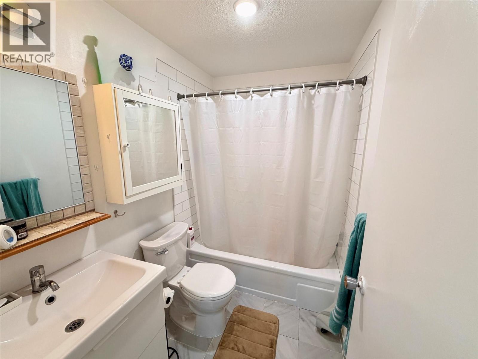 803 Fairview Road Unit# 211, Penticton, British Columbia  V2A 5Y7 - Photo 6 - 10379946