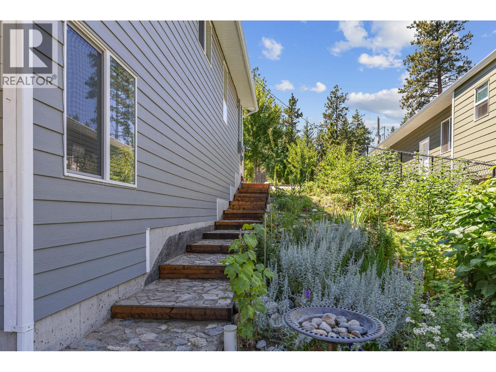 690 Muir Road, Kelowna, British Columbia  V1Z 3W2 - Photo 45 - 10379973