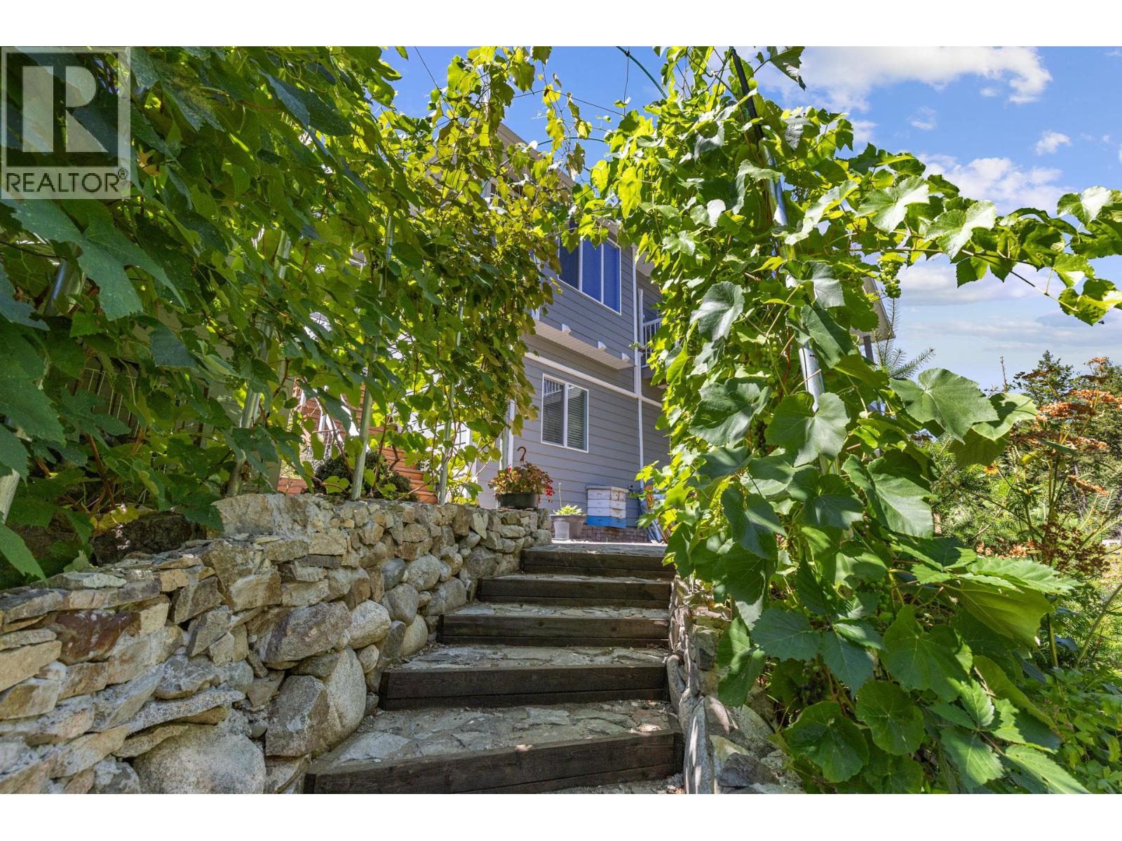 690 Muir Road, Kelowna, British Columbia  V1Z 3W2 - Photo 50 - 10379973