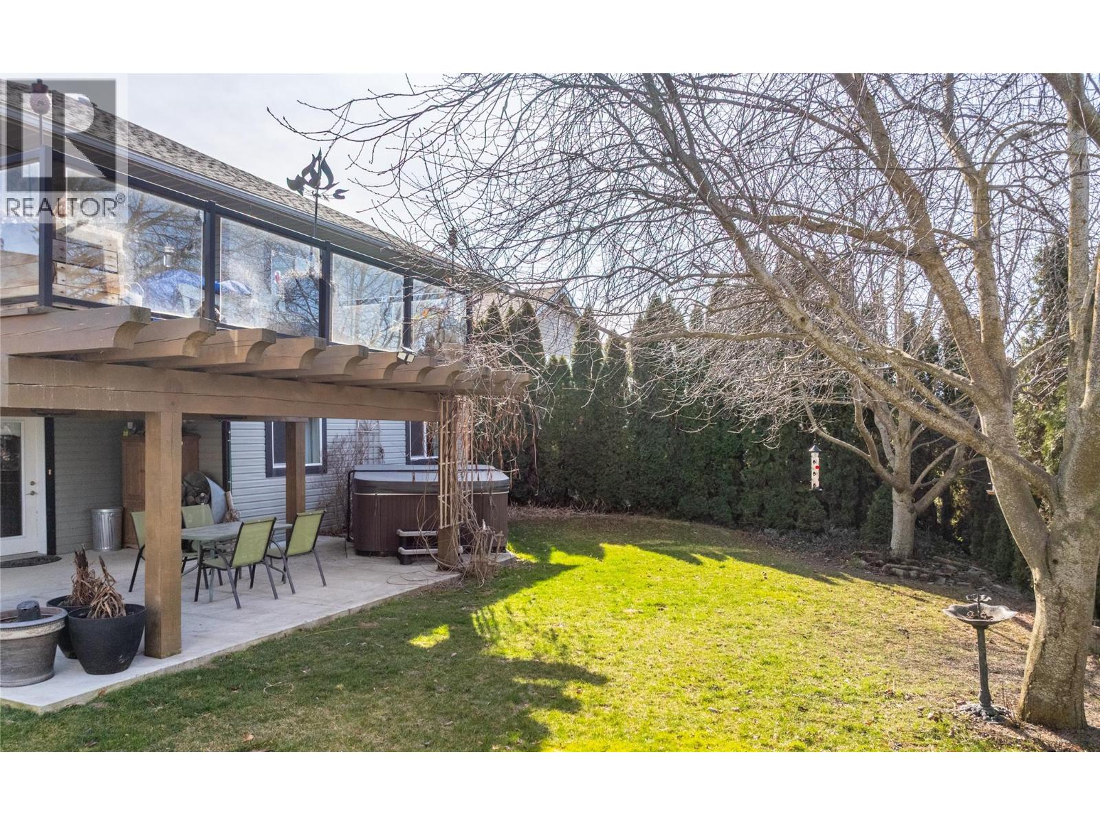 235 3rd Avenue S, Creston, British Columbia  V0B 1G3 - Photo 2 - 10379886
