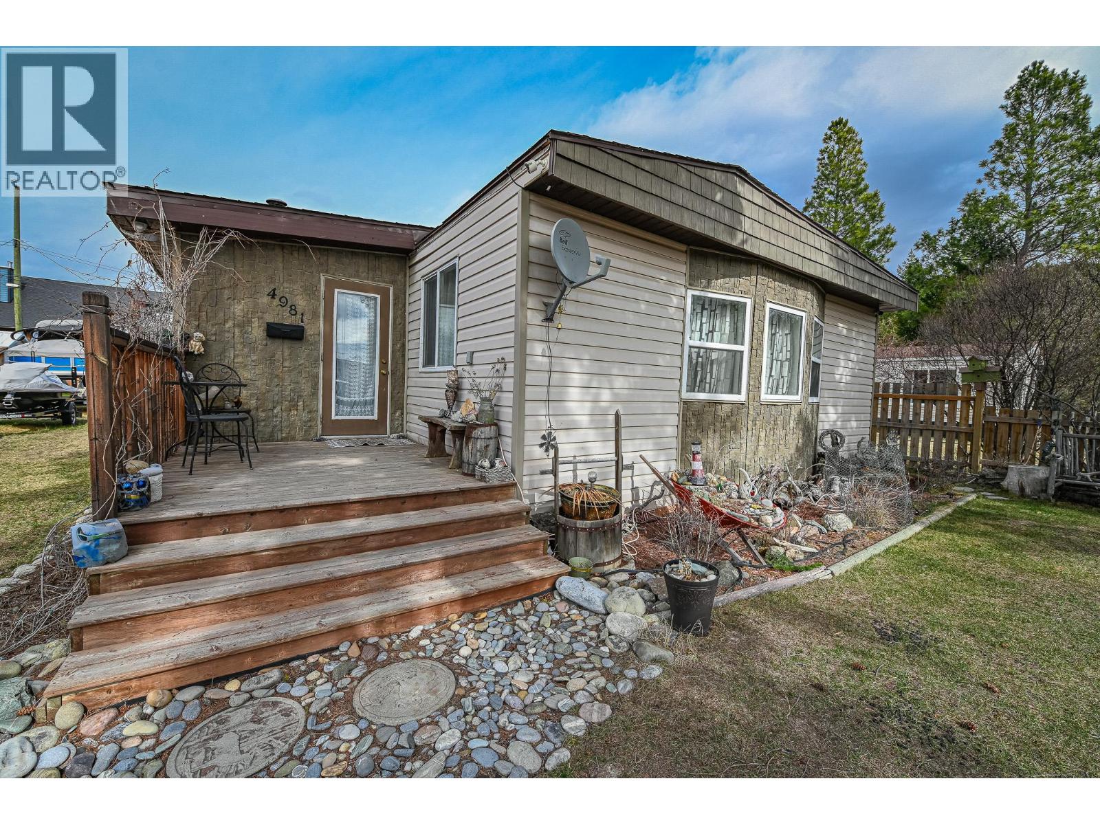 4981 Spruce Avenue, canal flats, British Columbia