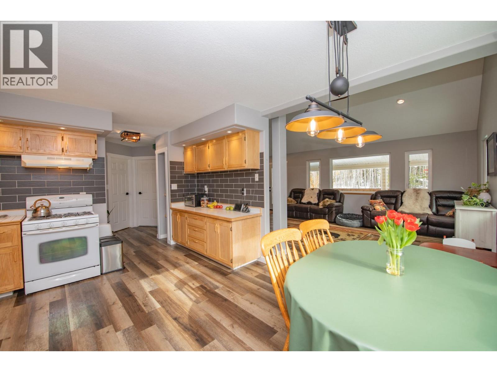 7250 China Valley Road, Falkland, British Columbia  V0E 1W1 - Photo 10 - 10379932