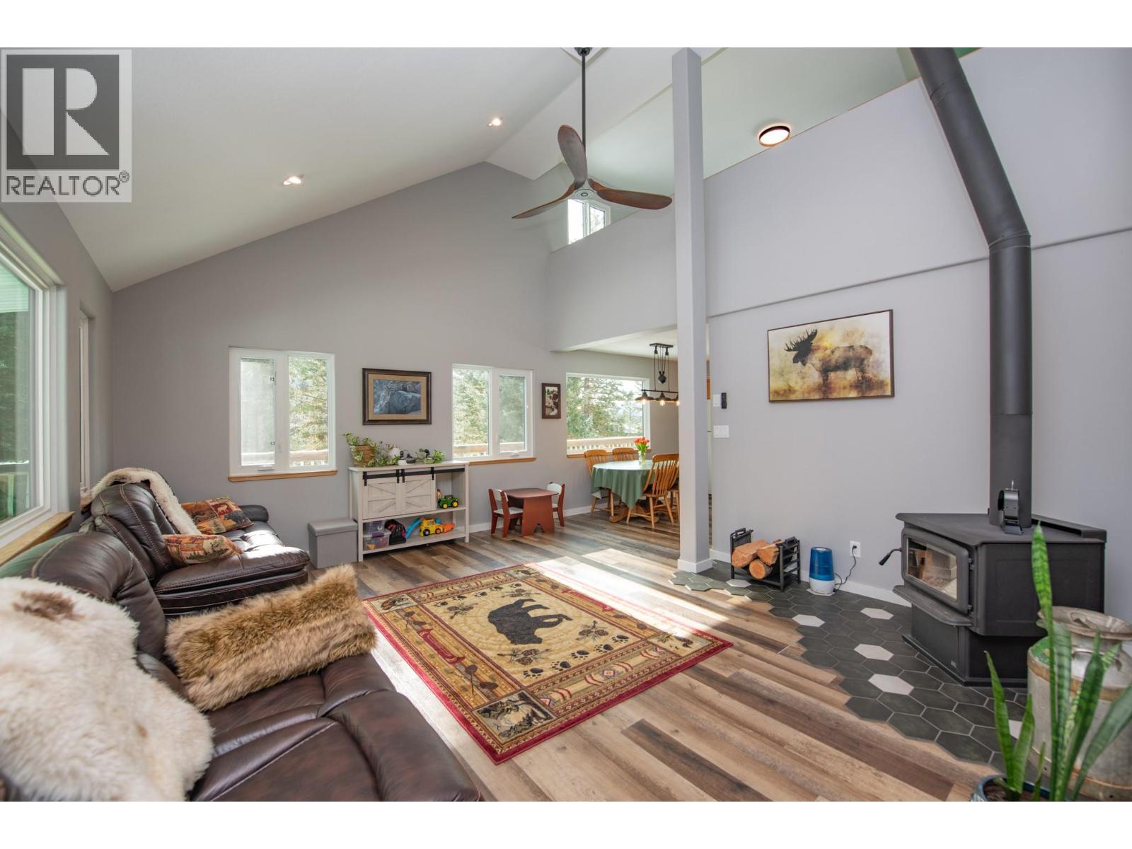 7250 China Valley Road, Falkland, British Columbia  V0E 1W1 - Photo 14 - 10379932