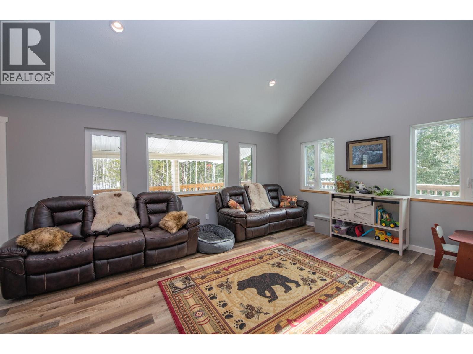7250 China Valley Road, Falkland, British Columbia  V0E 1W1 - Photo 16 - 10379932