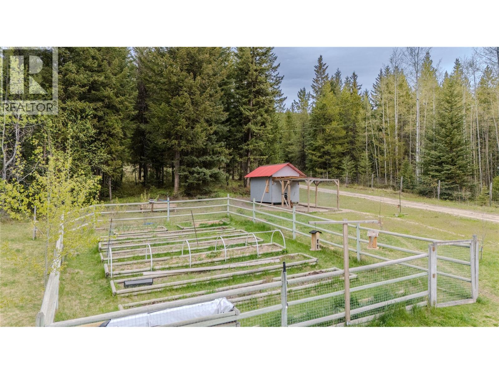 7250 China Valley Road, Falkland, British Columbia  V0E 1W1 - Photo 4 - 10379932