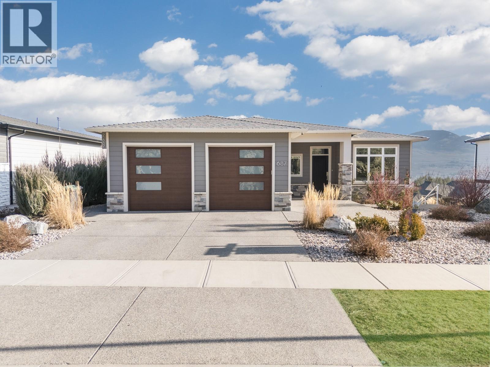 687 Acadia Street, Kelowna, British Columbia  V1V 0A8 - Photo 2 - 10379920