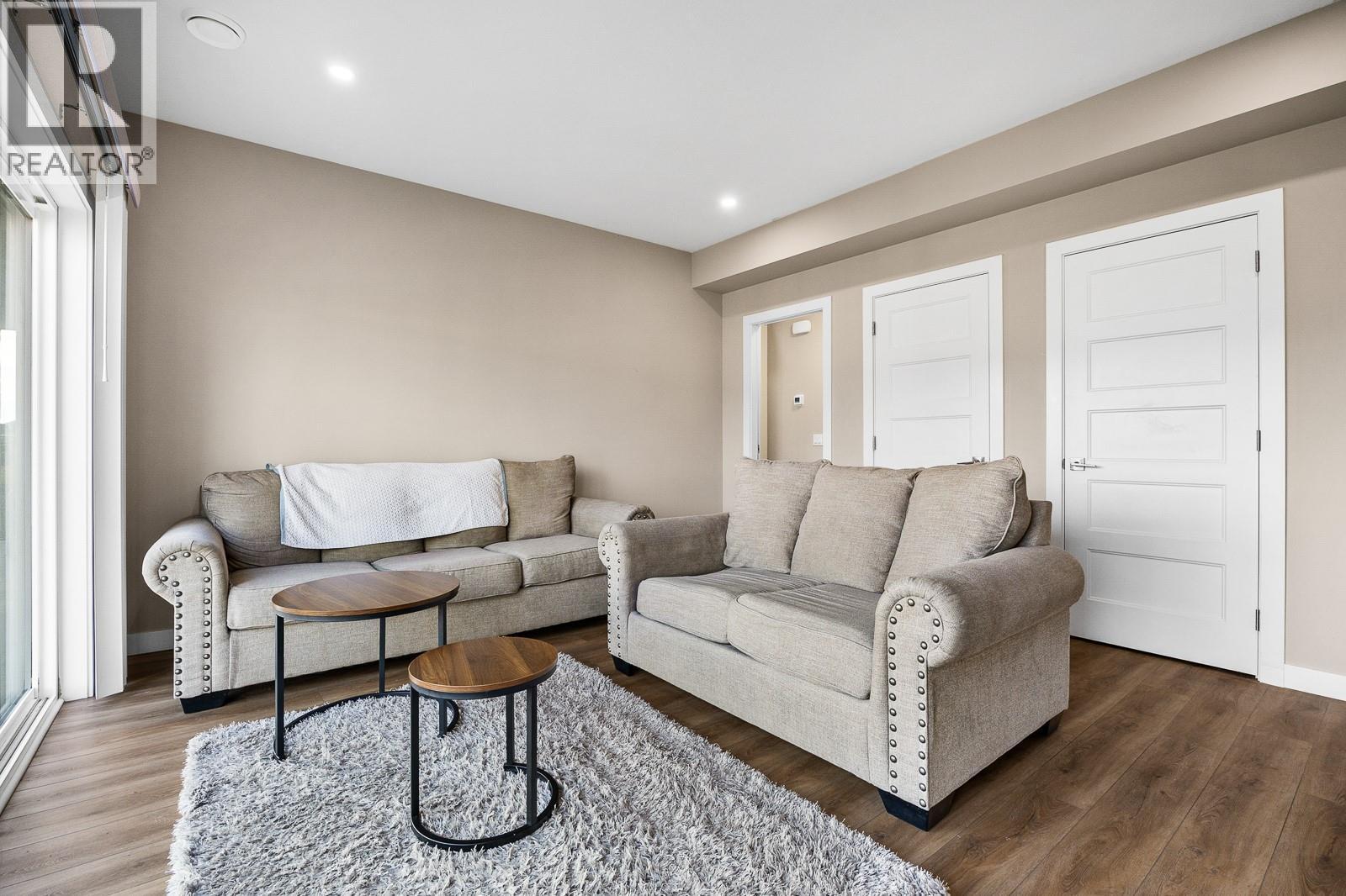 687 Acadia Street, Kelowna, British Columbia  V1V 0A8 - Photo 28 - 10379920
