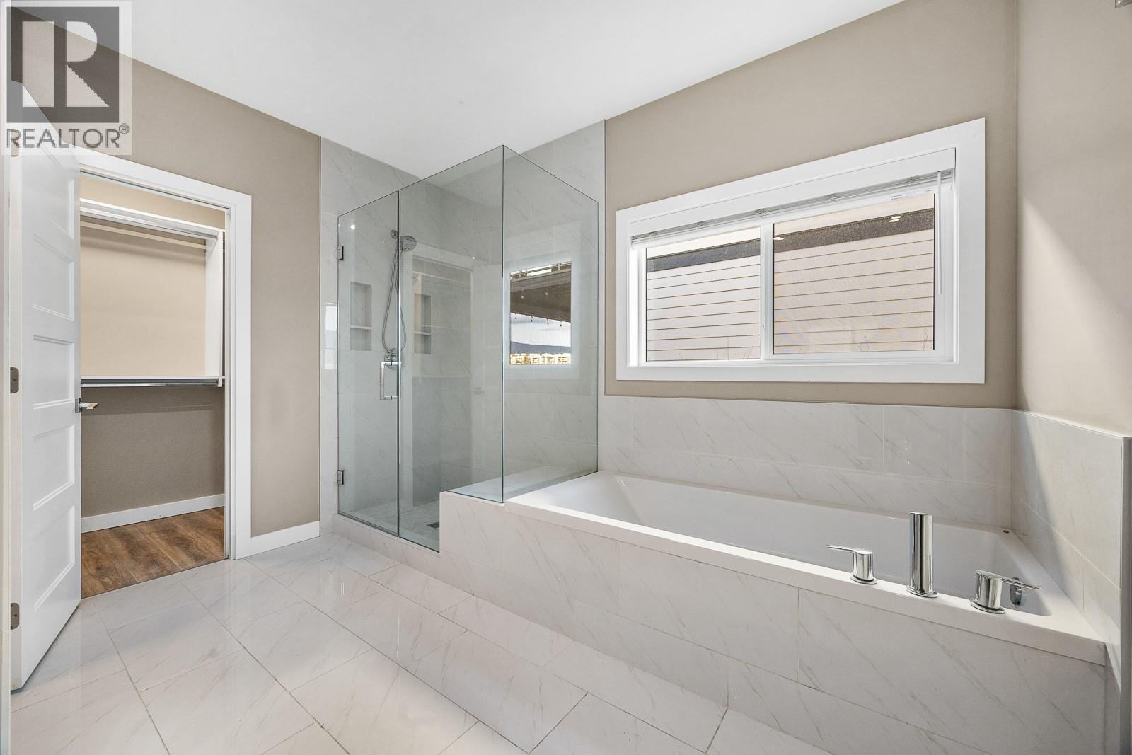 687 Acadia Street, Kelowna, British Columbia  V1V 0A8 - Photo 32 - 10379920