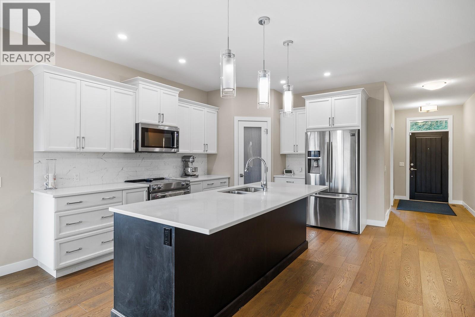 687 Acadia Street, Kelowna, British Columbia  V1V 0A8 - Photo 7 - 10379920