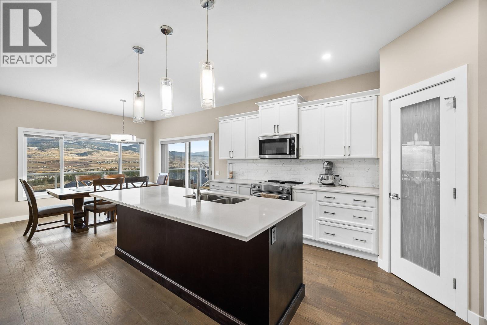 687 Acadia Street, Kelowna, British Columbia  V1V 0A8 - Photo 8 - 10379920