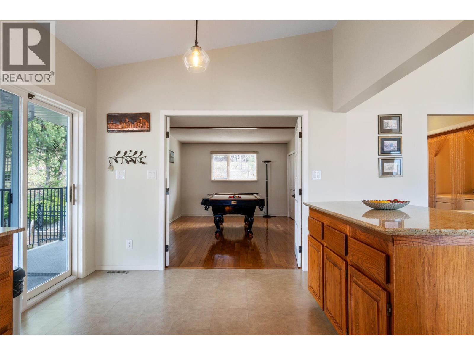 1280 Lakeshore Road Ne, Salmon Arm, British Columbia  V1E 2V7 - Photo 11 - 10379433