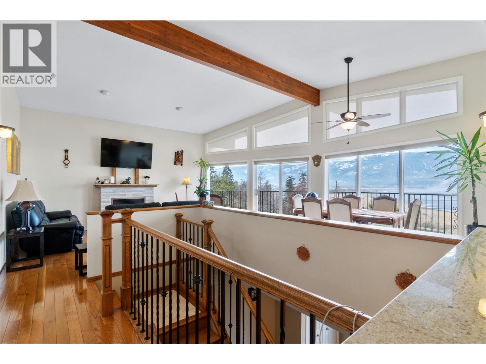 1280 Lakeshore Road Ne, Salmon Arm, British Columbia  V1E 2V7 - Photo 13 - 10379433