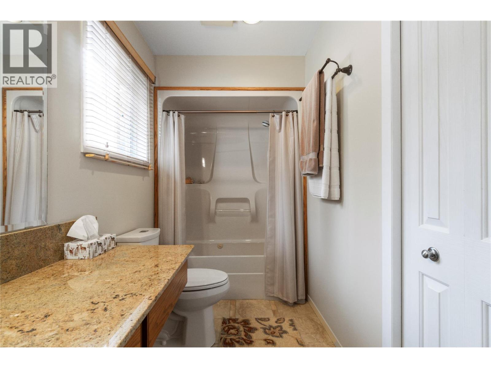 1280 Lakeshore Road Ne, Salmon Arm, British Columbia  V1E 2V7 - Photo 17 - 10379433