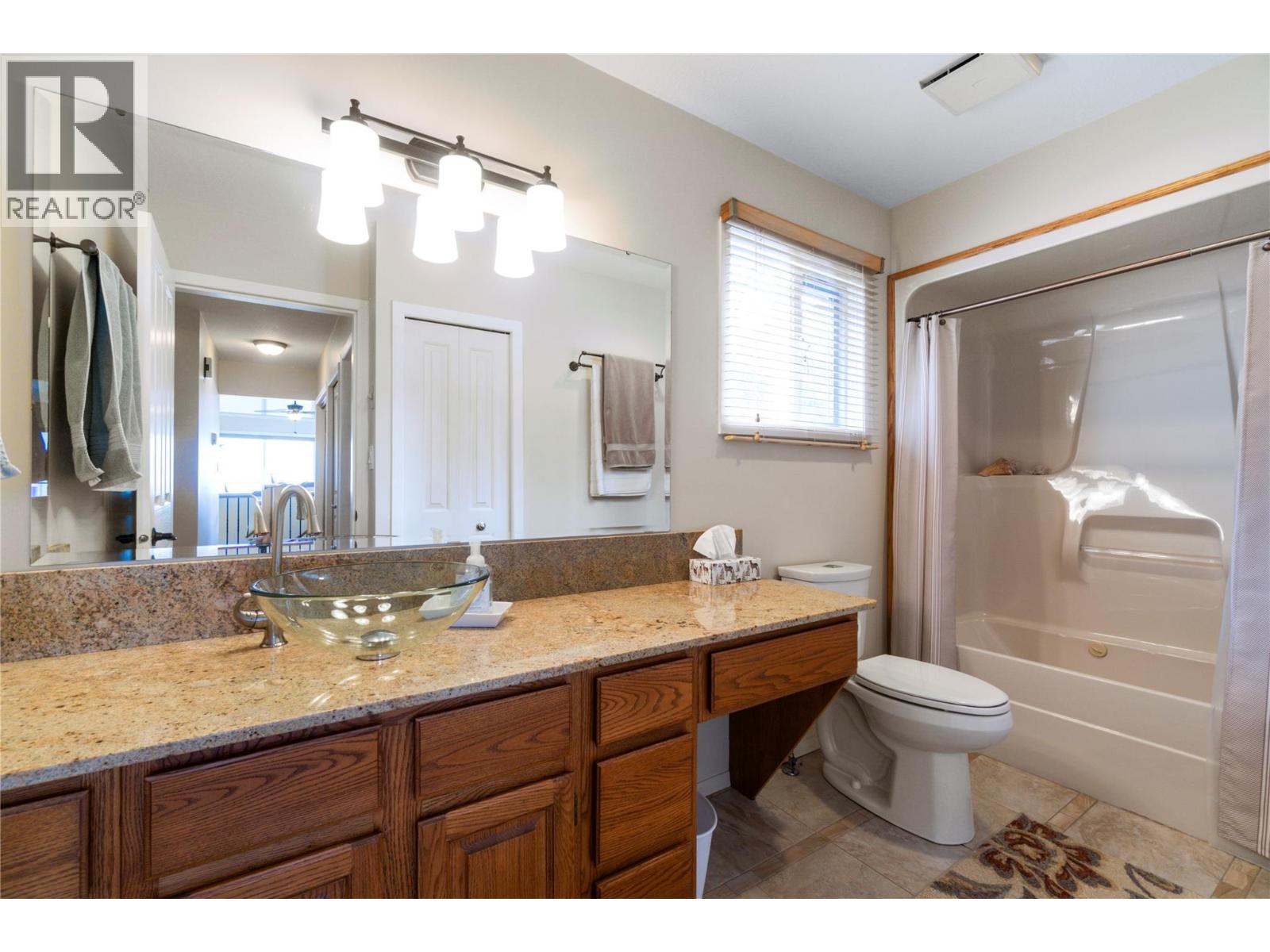 1280 Lakeshore Road Ne, Salmon Arm, British Columbia  V1E 2V7 - Photo 18 - 10379433