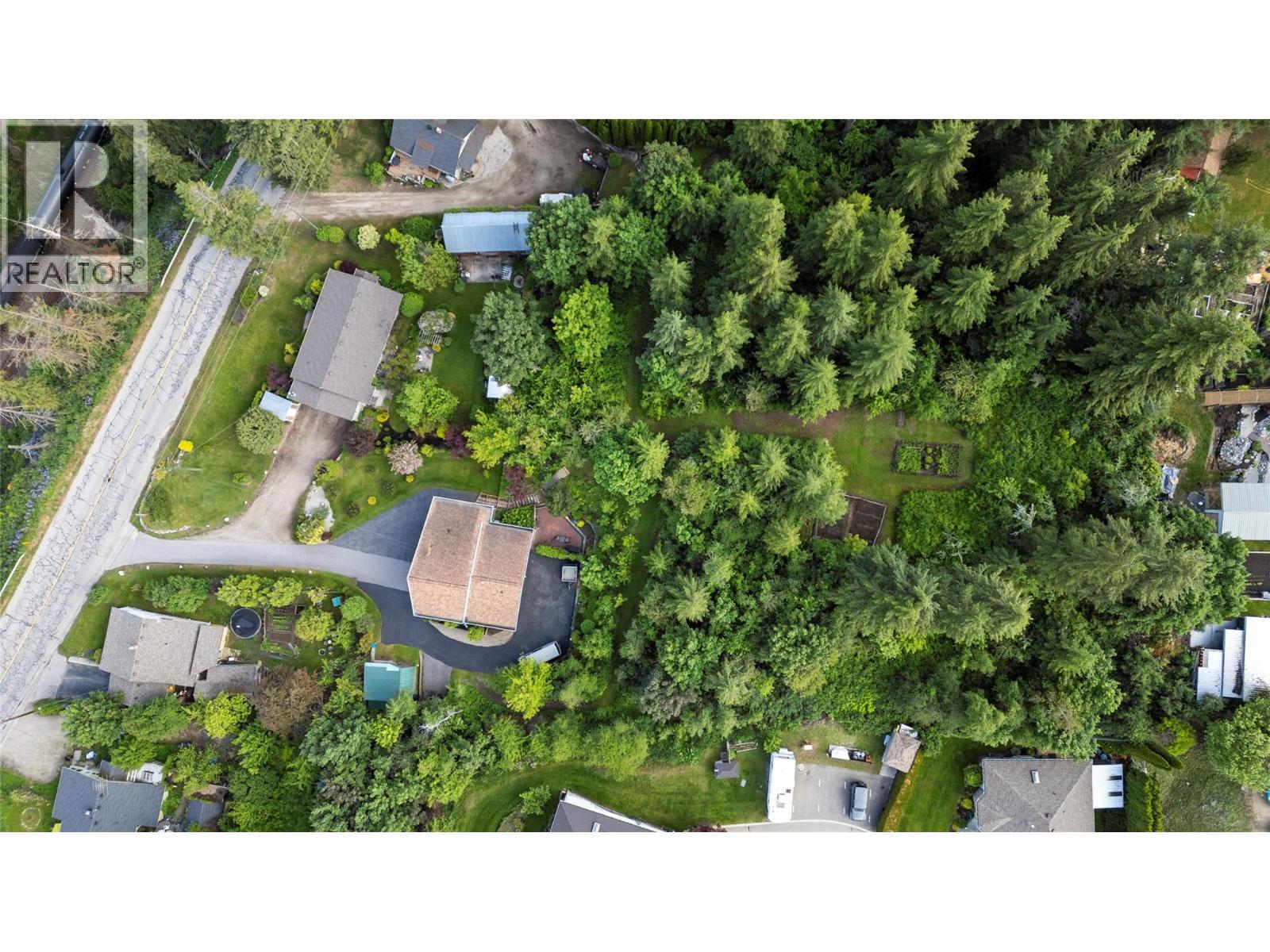 1280 Lakeshore Road Ne, Salmon Arm, British Columbia  V1E 2V7 - Photo 22 - 10379433