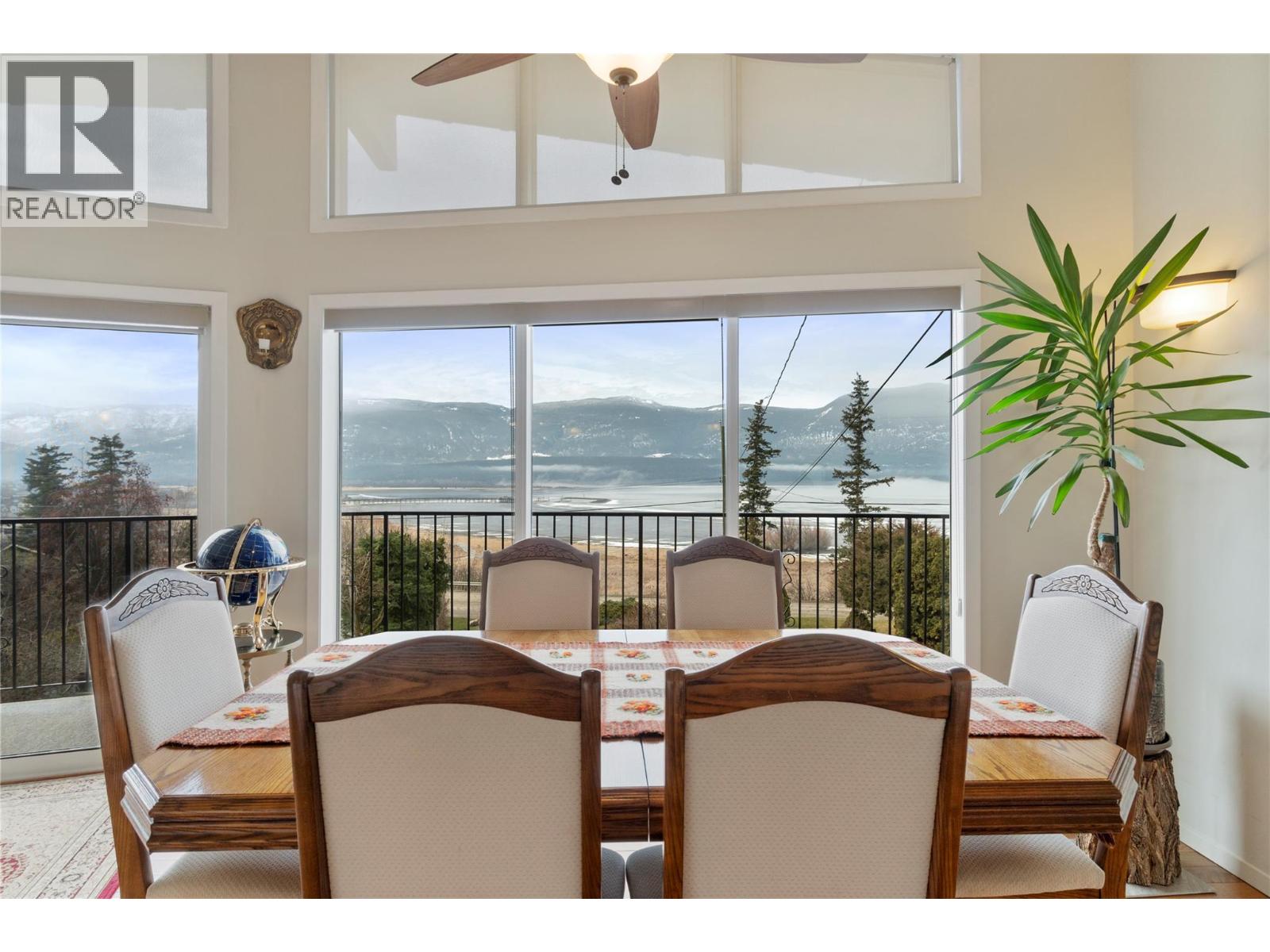 1280 Lakeshore Road Ne, Salmon Arm, British Columbia  V1E 2V7 - Photo 3 - 10379433