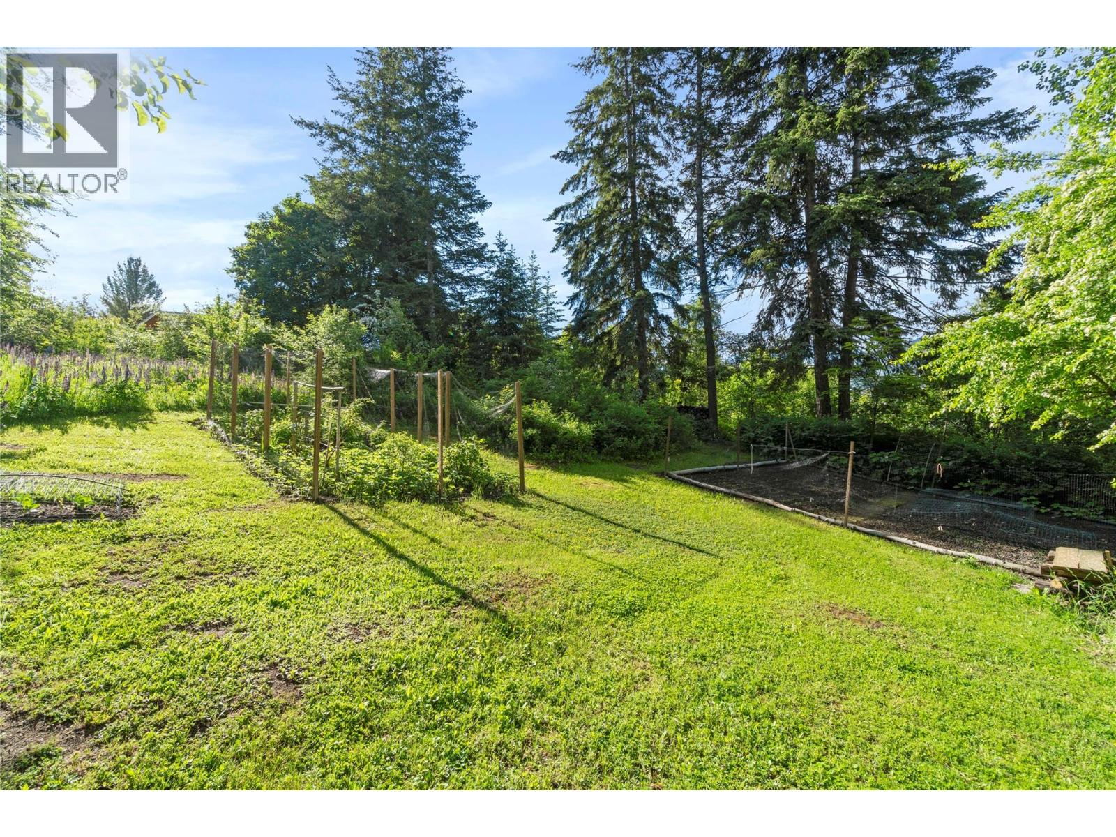 1280 Lakeshore Road Ne, Salmon Arm, British Columbia  V1E 2V7 - Photo 40 - 10379433