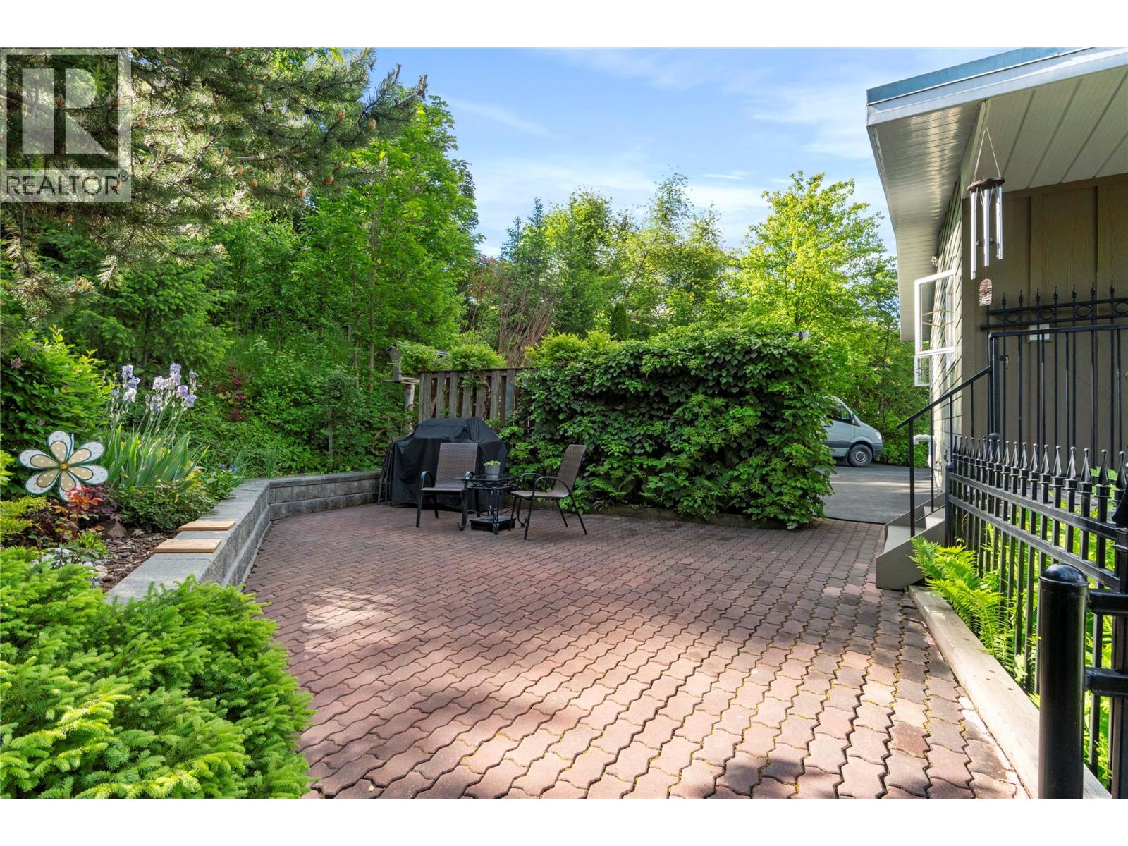 1280 Lakeshore Road Ne, Salmon Arm, British Columbia  V1E 2V7 - Photo 45 - 10379433