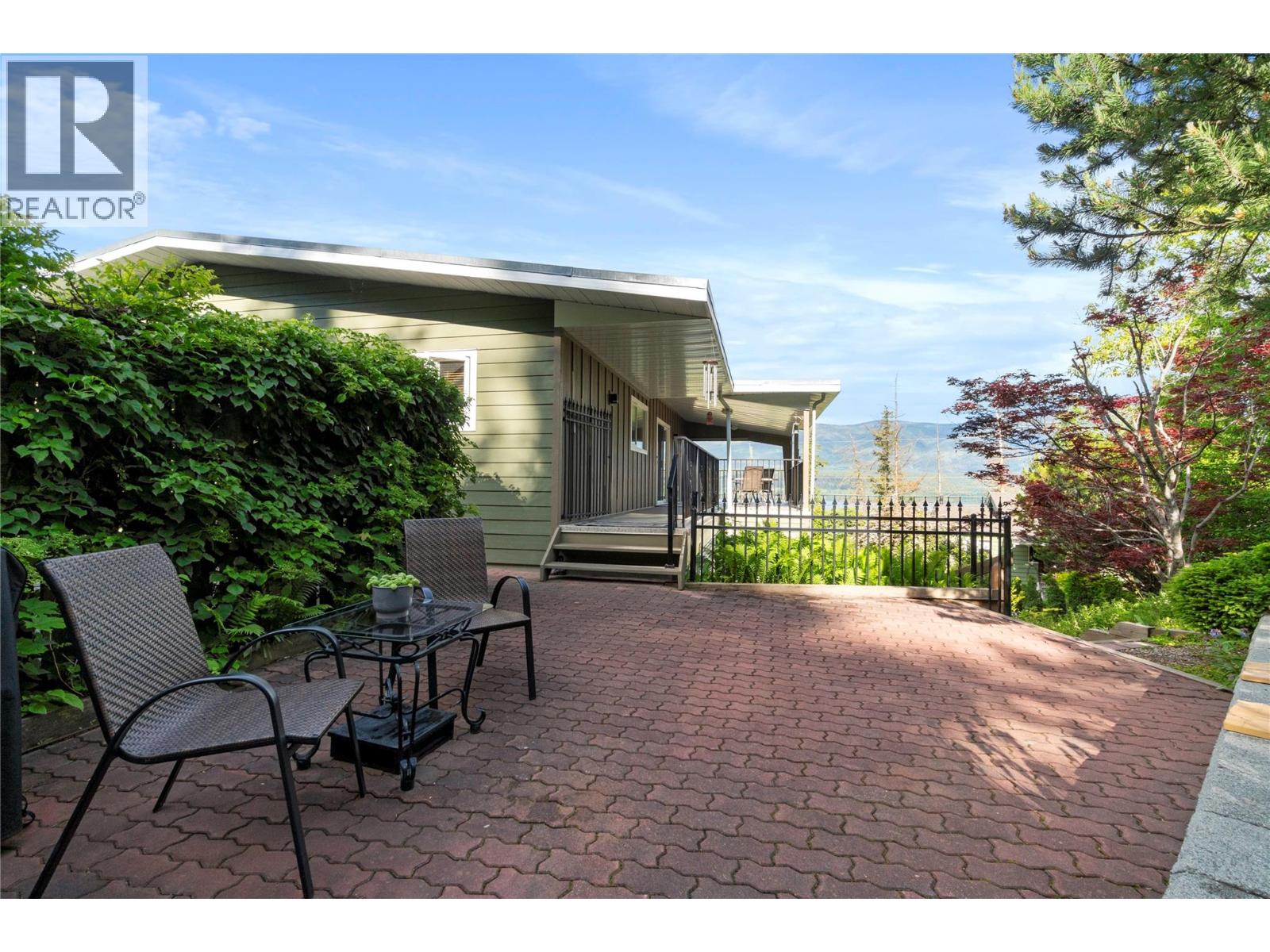 1280 Lakeshore Road Ne, Salmon Arm, British Columbia  V1E 2V7 - Photo 46 - 10379433