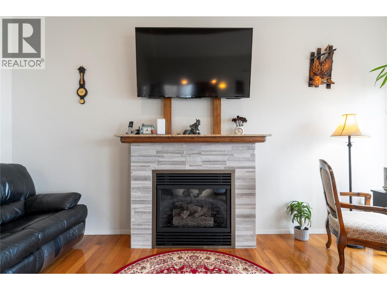 1280 Lakeshore Road Ne, Salmon Arm, British Columbia  V1E 2V7 - Photo 5 - 10379433