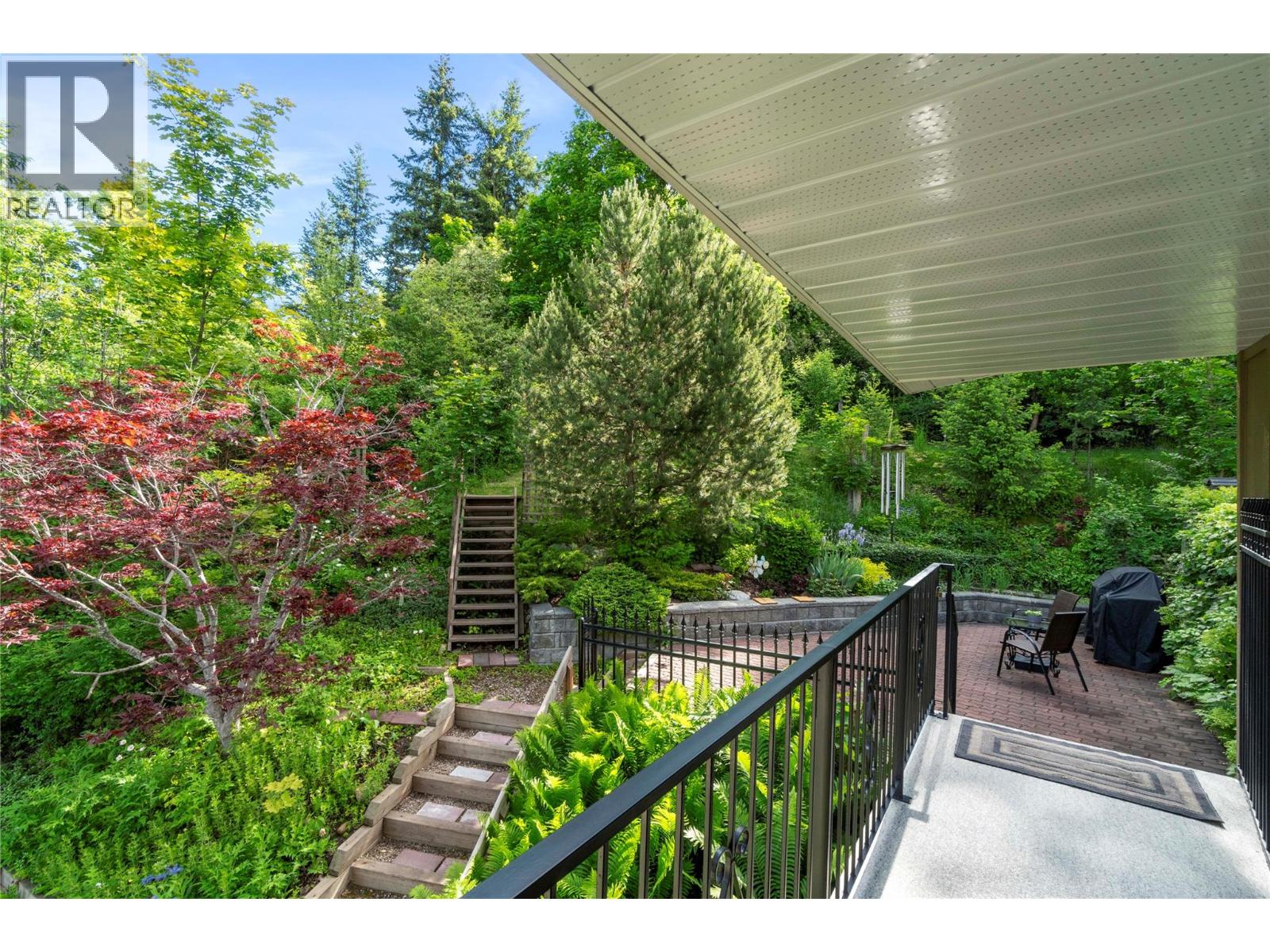 1280 Lakeshore Road Ne, Salmon Arm, British Columbia  V1E 2V7 - Photo 54 - 10379433