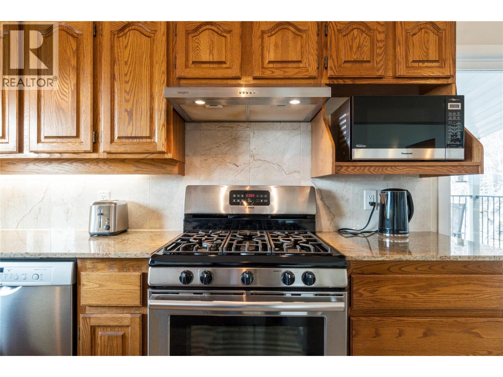 1280 Lakeshore Road Ne, Salmon Arm, British Columbia  V1E 2V7 - Photo 67 - 10379433