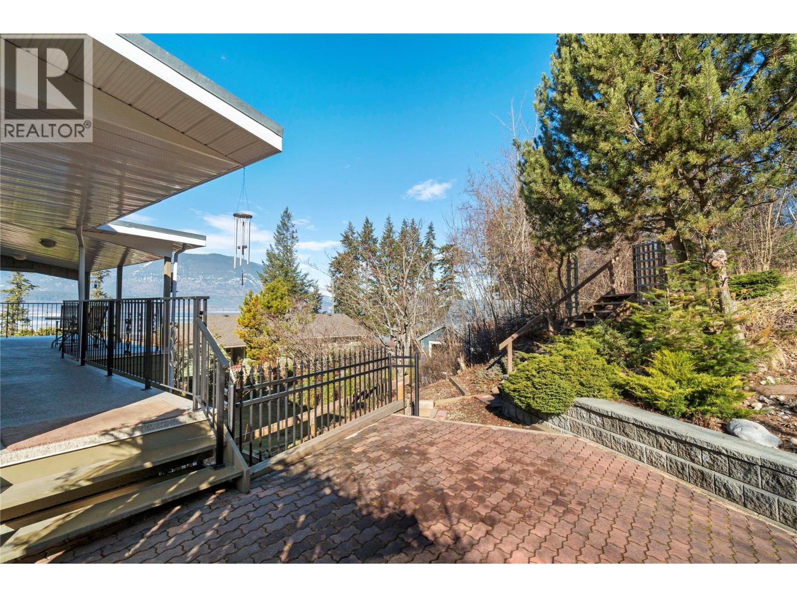 1280 Lakeshore Road Ne, Salmon Arm, British Columbia  V1E 2V7 - Photo 86 - 10379433