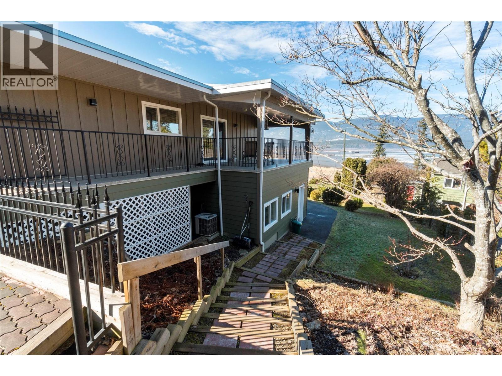 1280 Lakeshore Road Ne, Salmon Arm, British Columbia  V1E 2V7 - Photo 88 - 10379433
