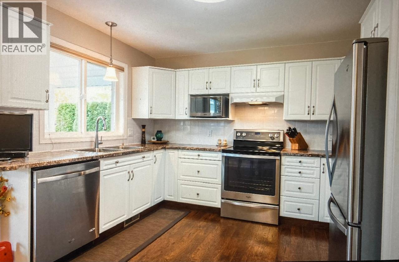 3397 14th Avenue, Castlegar, British Columbia  V1N 4G1 - Photo 14 - 10378192
