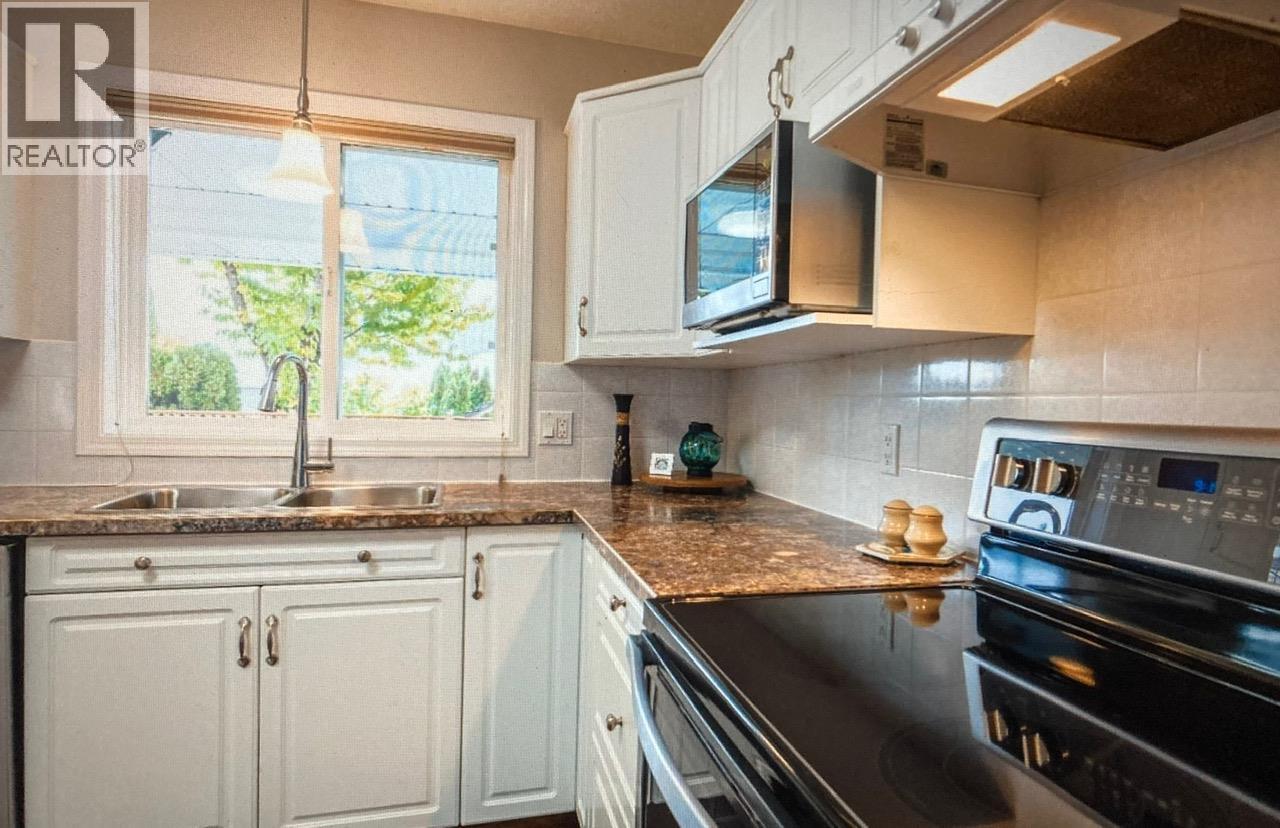 3397 14th Avenue, Castlegar, British Columbia  V1N 4G1 - Photo 17 - 10378192
