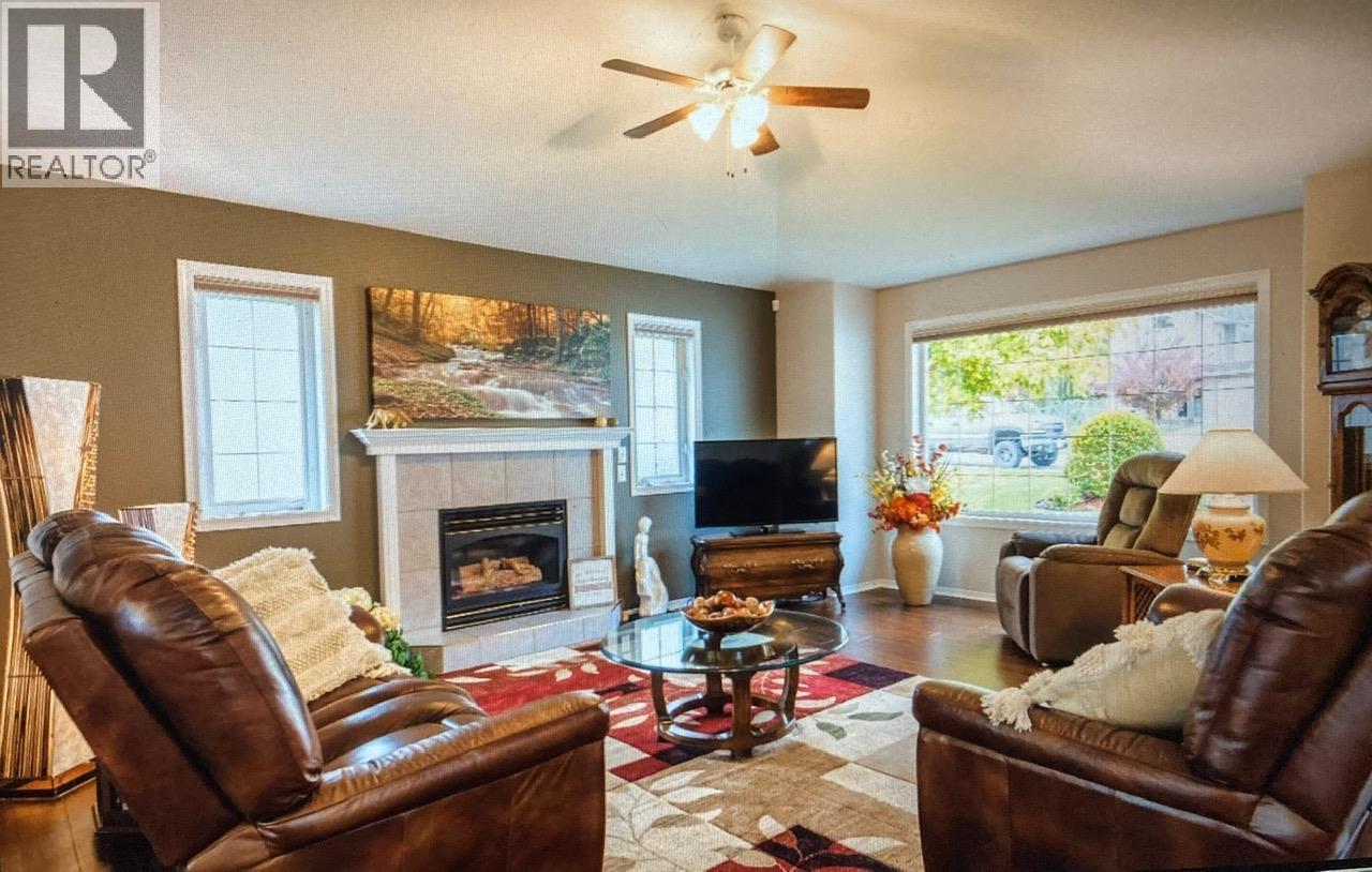 3397 14th Avenue, Castlegar, British Columbia  V1N 4G1 - Photo 7 - 10378192