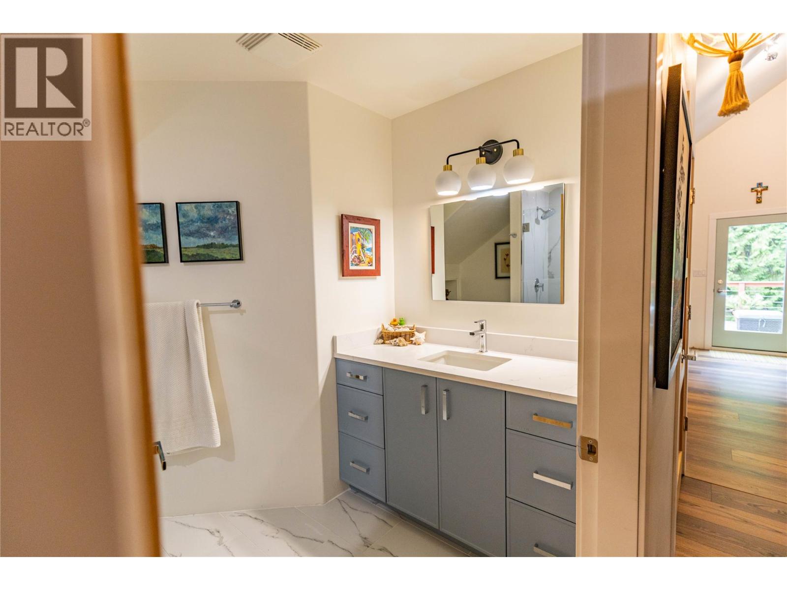 4037 Santa Road, Scotch Creek, British Columbia  V0E 1M5 - Photo 19 - 10379820