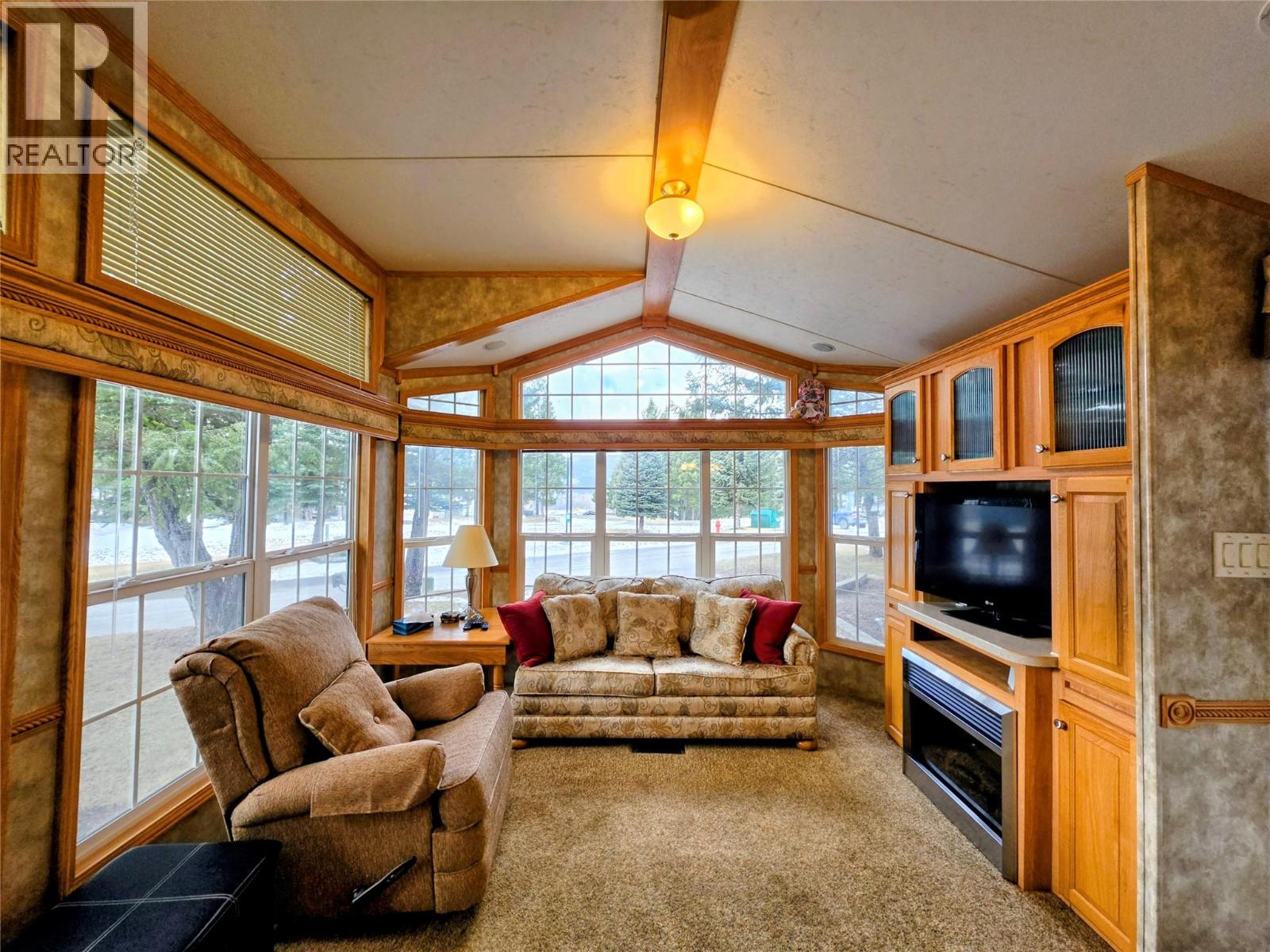 4856 Lynx Drive, Radium Hot Springs, British Columbia  V0A 1M0 - Photo 2 - 10379097