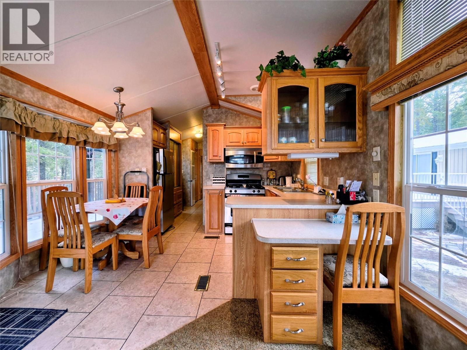 4856 Lynx Drive, Radium Hot Springs, British Columbia  V0A 1M0 - Photo 7 - 10379097